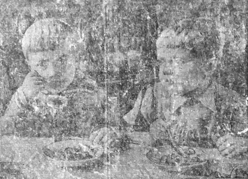 1944_11_07_221_4_Фотографии детей Б. Лазанова и Л. Мартьяновой_фото.png