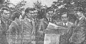 1943_07_04_138_1_Фото лучших стахановцев горы Высокой_фото.png